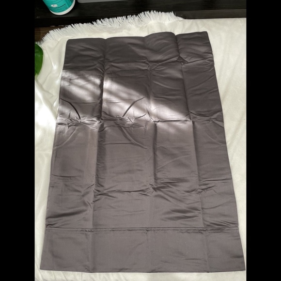 NIB AQ Textiles Bergen 1000‎ TC (2) Standard Pillow - Picture 3 of 11